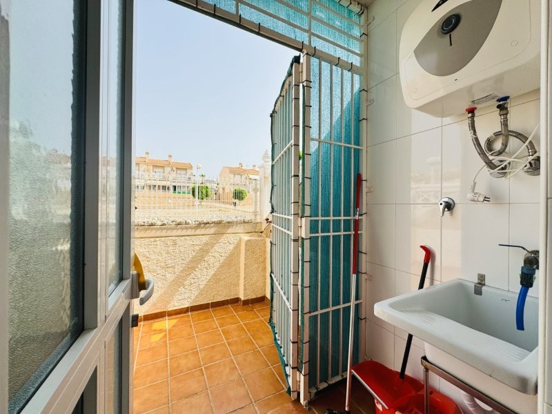 Bungalow met 3 slaapkamers en zwembad in La Mata-Torrevieja (Zuid-Costa Blanca)