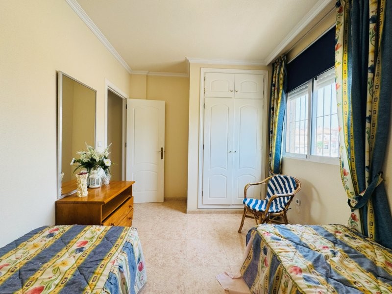 Bungalow met 3 slaapkamers en zwembad in La Mata-Torrevieja (Zuid-Costa Blanca)