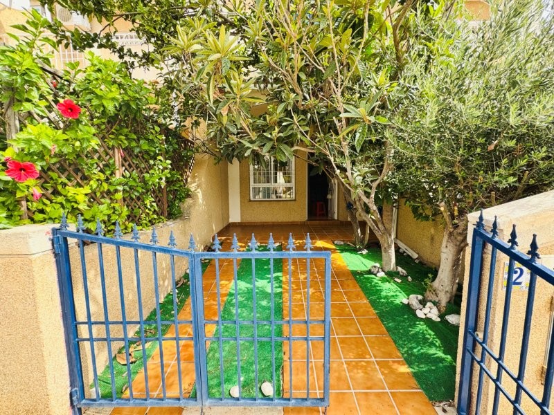 Bungalow met 3 slaapkamers en zwembad in La Mata-Torrevieja (Zuid-Costa Blanca)