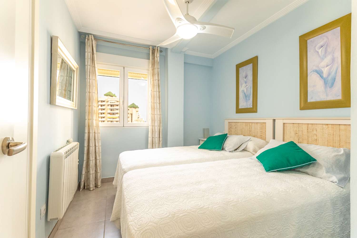 Apartament z 2 sypialniami i widokiem na morze w Calpe (Costa Blanca)
