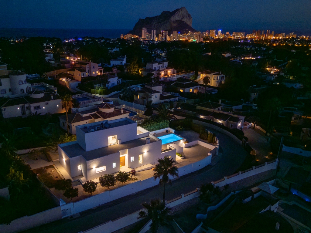Moderne Villa zum Verkauf mit Meerblick in Calpe (Costa Blanca, Alicante)