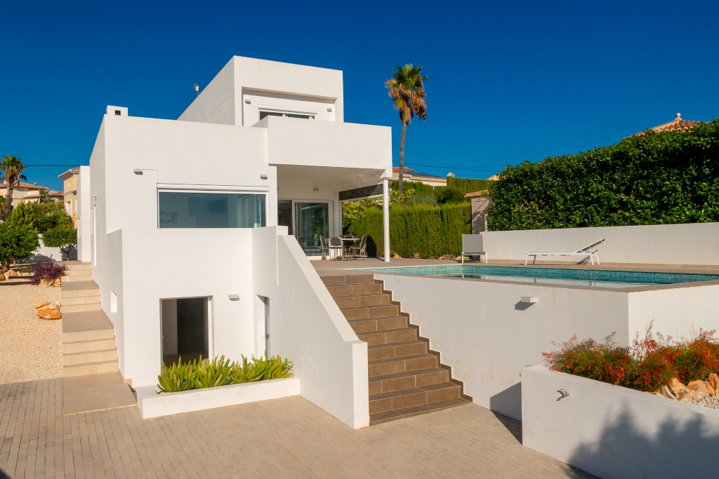Moderne Villa zum Verkauf mit Meerblick in Calpe (Costa Blanca, Alicante)