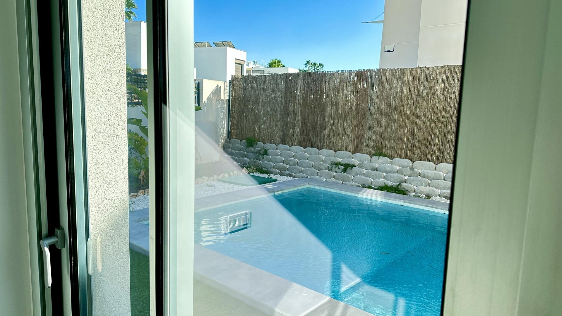 فيلا للبيع في Algorfa