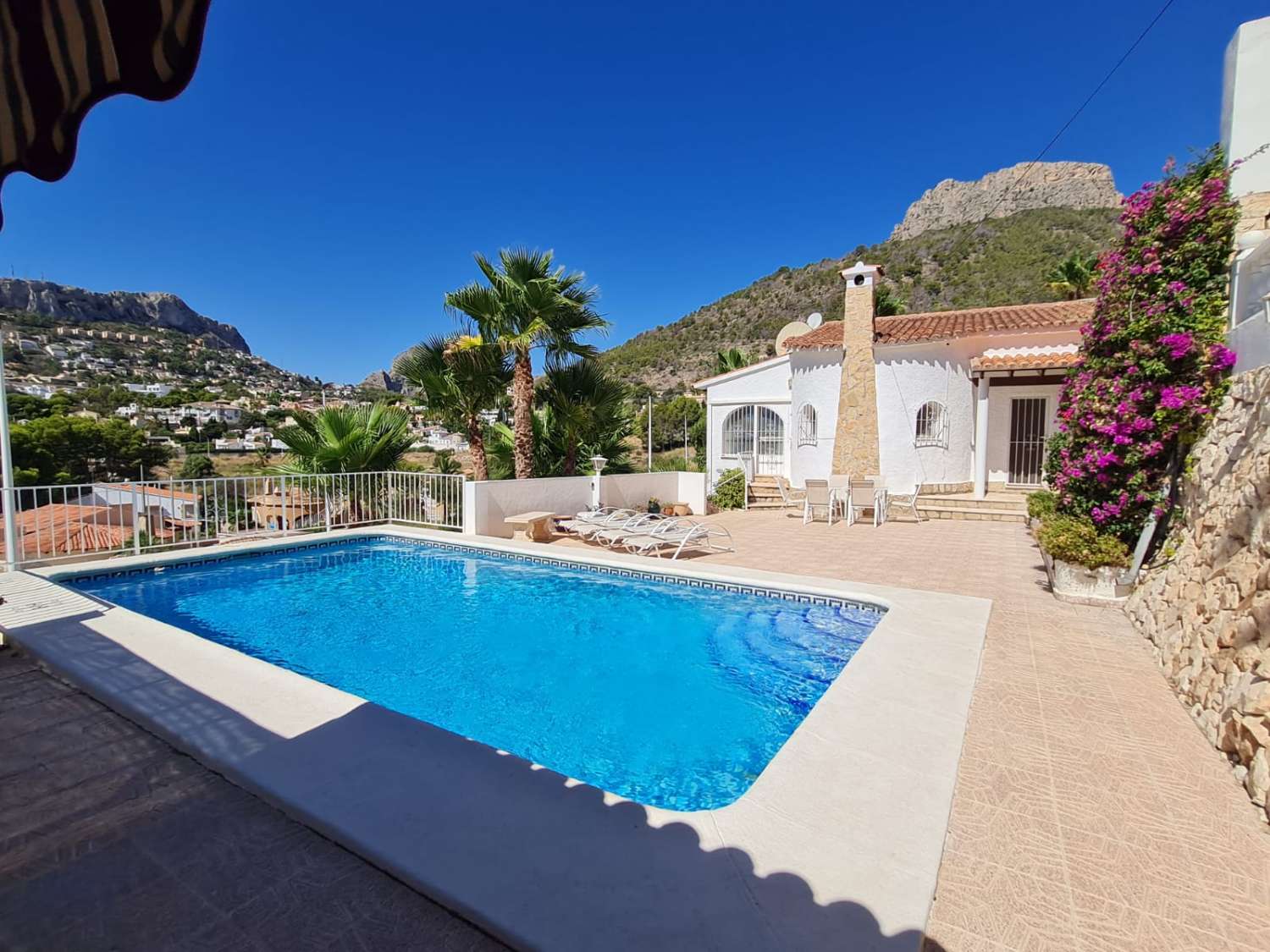 Chalet independiente con piscina y 3 dormitorios en Calpe_Alicante_Costa Blanca Norte