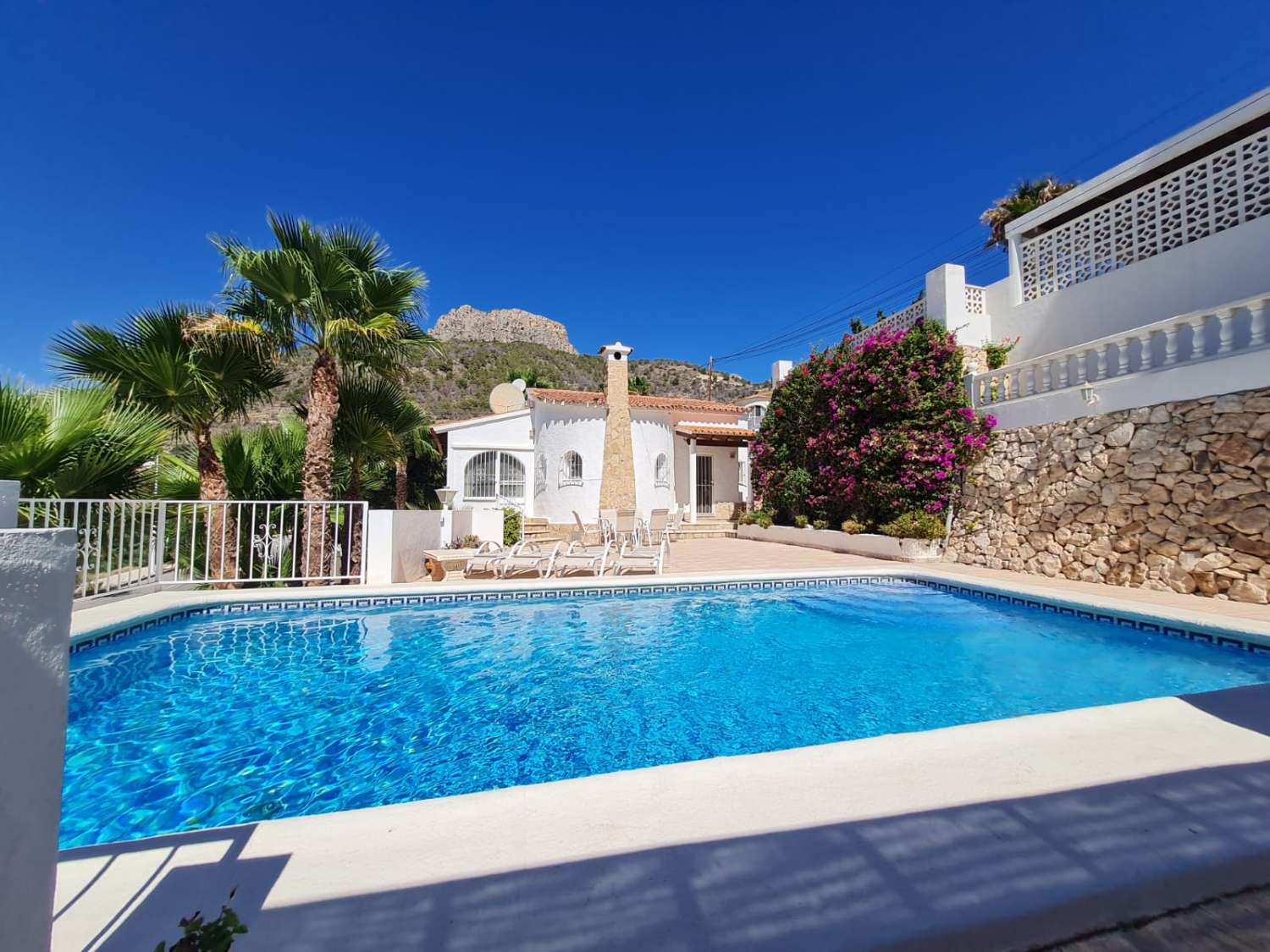 Chalet independiente con piscina y 3 dormitorios en Calpe_Alicante_Costa Blanca Norte