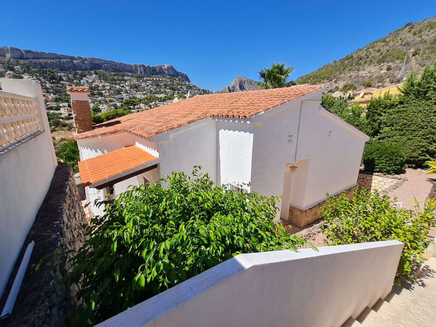 Chalet independiente con piscina y 3 dormitorios en Calpe_Alicante_Costa Blanca Norte
