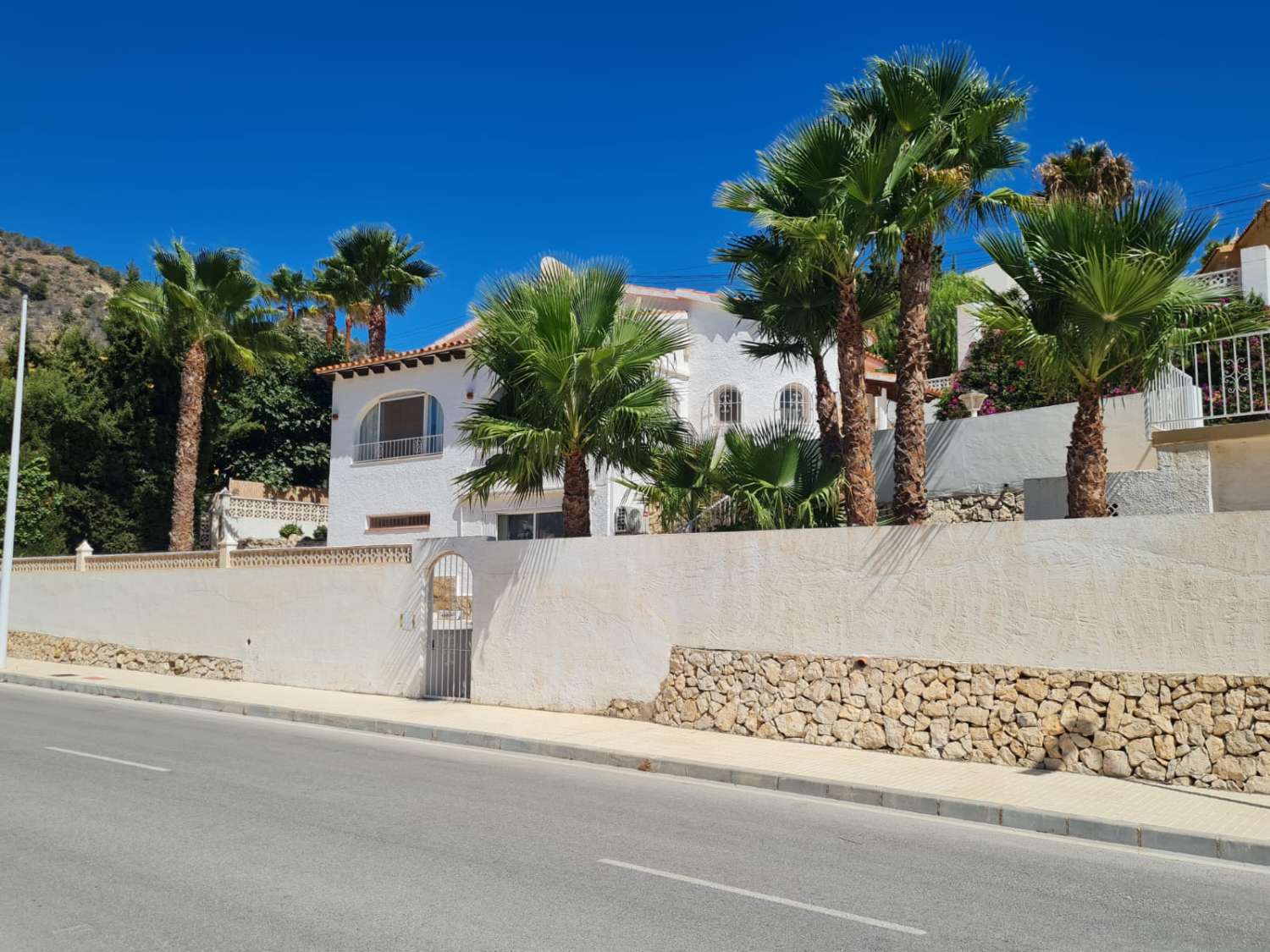 Chalet independiente con piscina y 3 dormitorios en Calpe_Alicante_Costa Blanca Norte