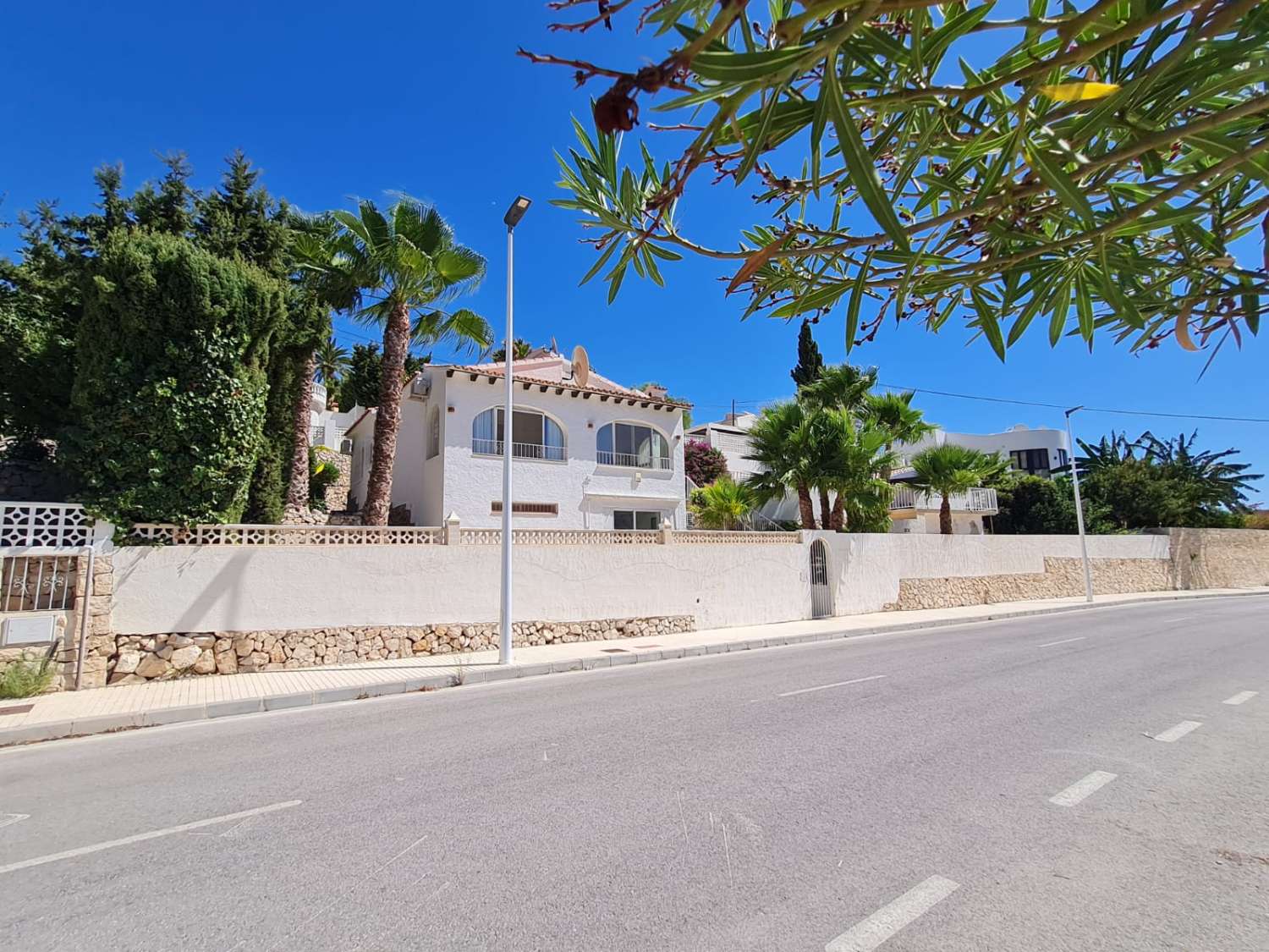 Chalet independiente con piscina y 3 dormitorios en Calpe_Alicante_Costa Blanca Norte