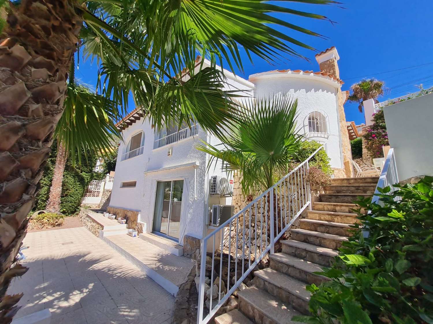 Chalet independiente con piscina y 3 dormitorios en Calpe_Alicante_Costa Blanca Norte