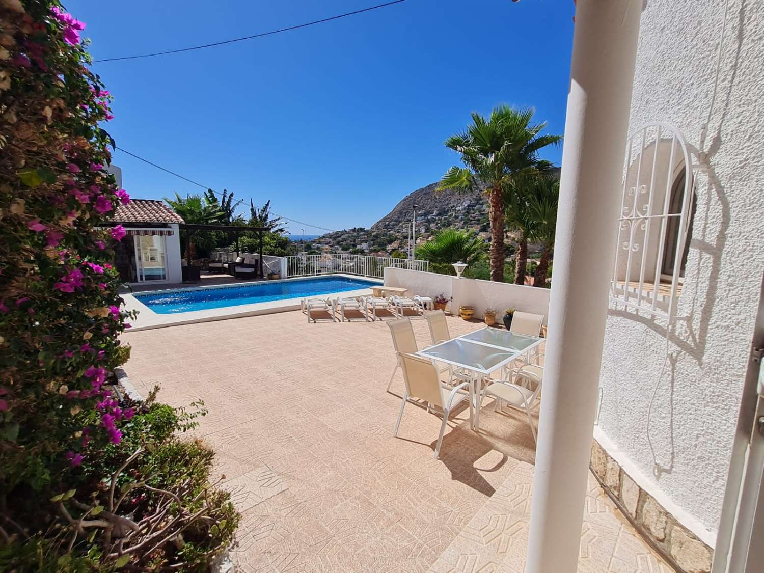 Chalet independiente con piscina y 3 dormitorios en Calpe_Alicante_Costa Blanca Norte