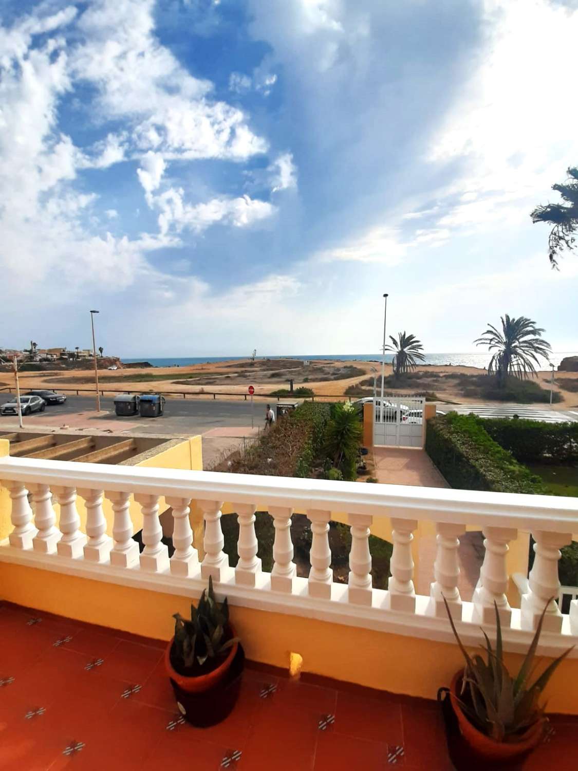 Dúplex 2 dormitorios con vistas mar y a 100 m de la playa en Torrevieja_Alicante_Costa Blanca Sur.