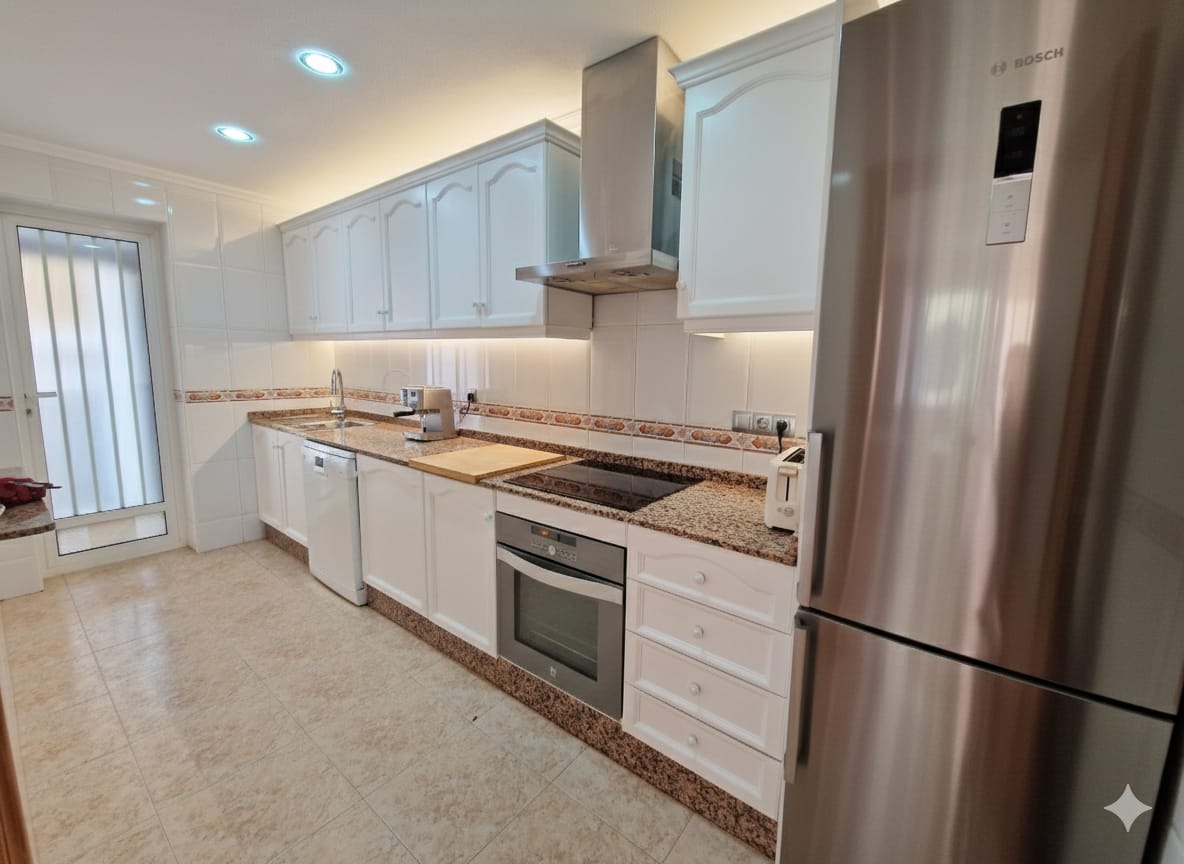 Dúplex en esquina en urbanización cerrada con piscina comunitaria y zonas verdes en Playa Flamenca_Orihuela Costa_Alicante_Costa Blanca Sur.