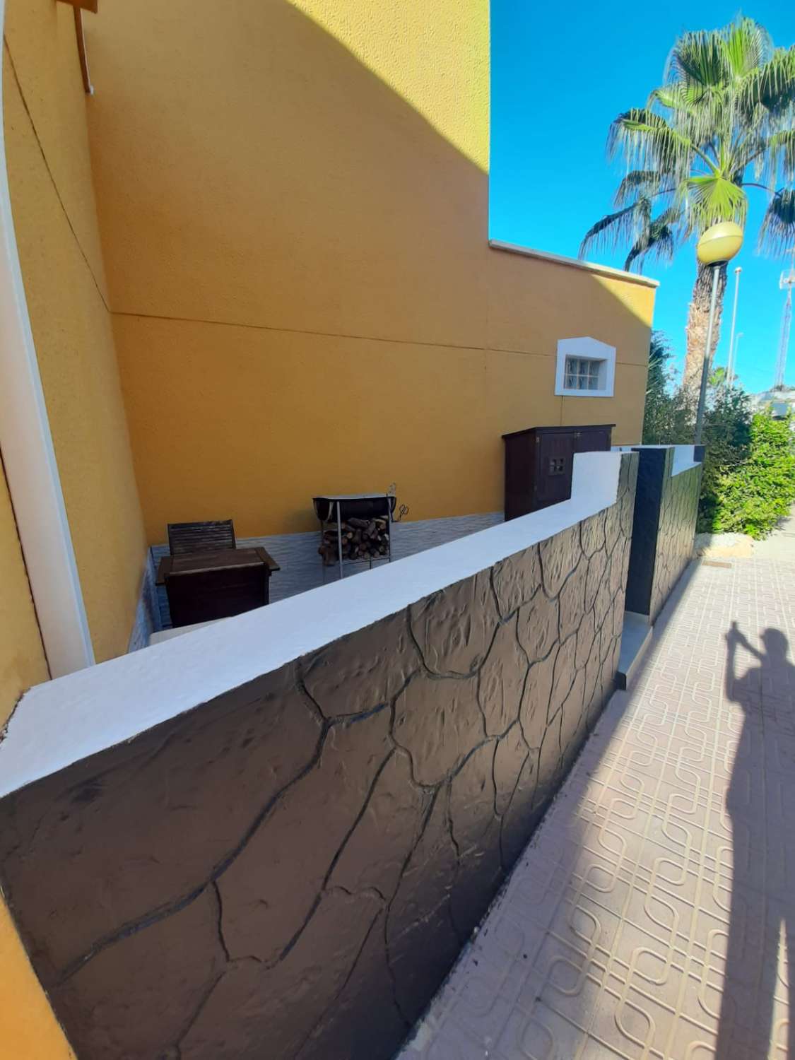 Dúplex en esquina en urbanización cerrada con piscina comunitaria y zonas verdes en Playa Flamenca_Orihuela Costa_Alicante_Costa Blanca Sur.