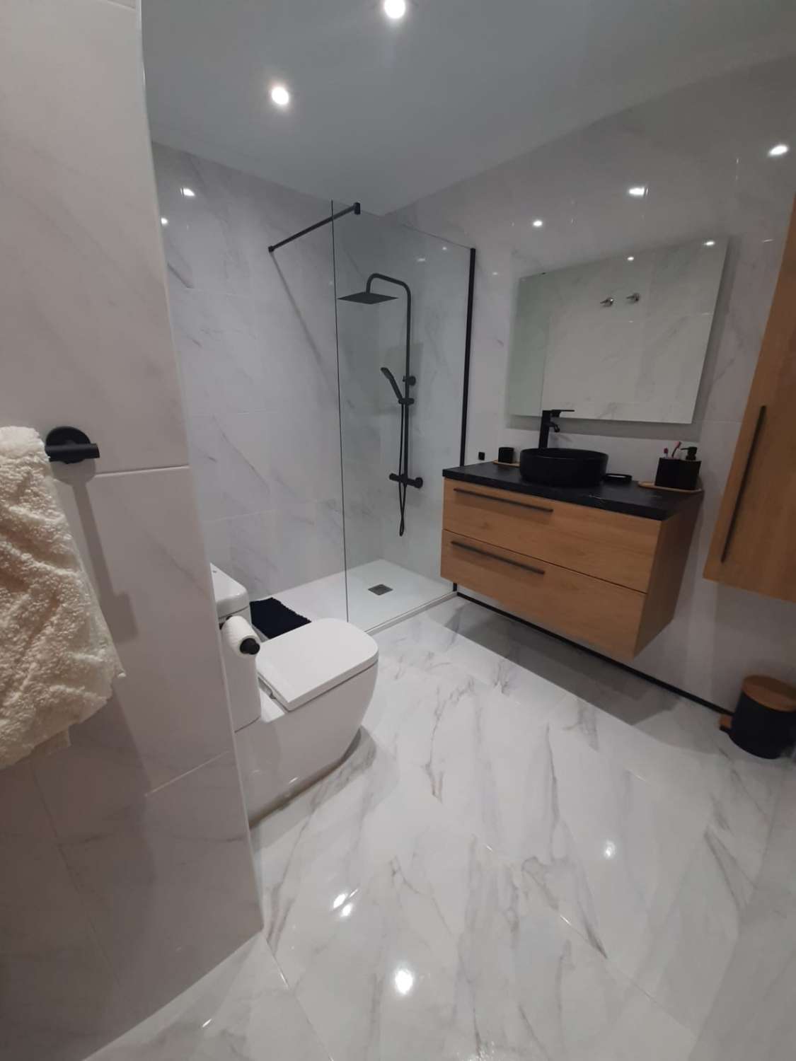 Dúplex en esquina en urbanización cerrada con piscina comunitaria y zonas verdes en Playa Flamenca_Orihuela Costa_Alicante_Costa Blanca Sur.