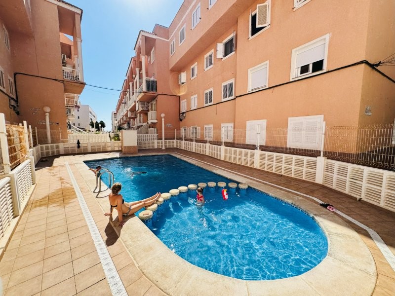 Appartement de 2 chambres avec piscine, garage et à 200 m de la plage à La Mata_Torrevieja_Alicante