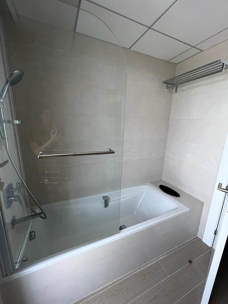 Apartamento junto al mar con vistas, plaza de garaje y 3 dormitorios en Calpe (Alicante)