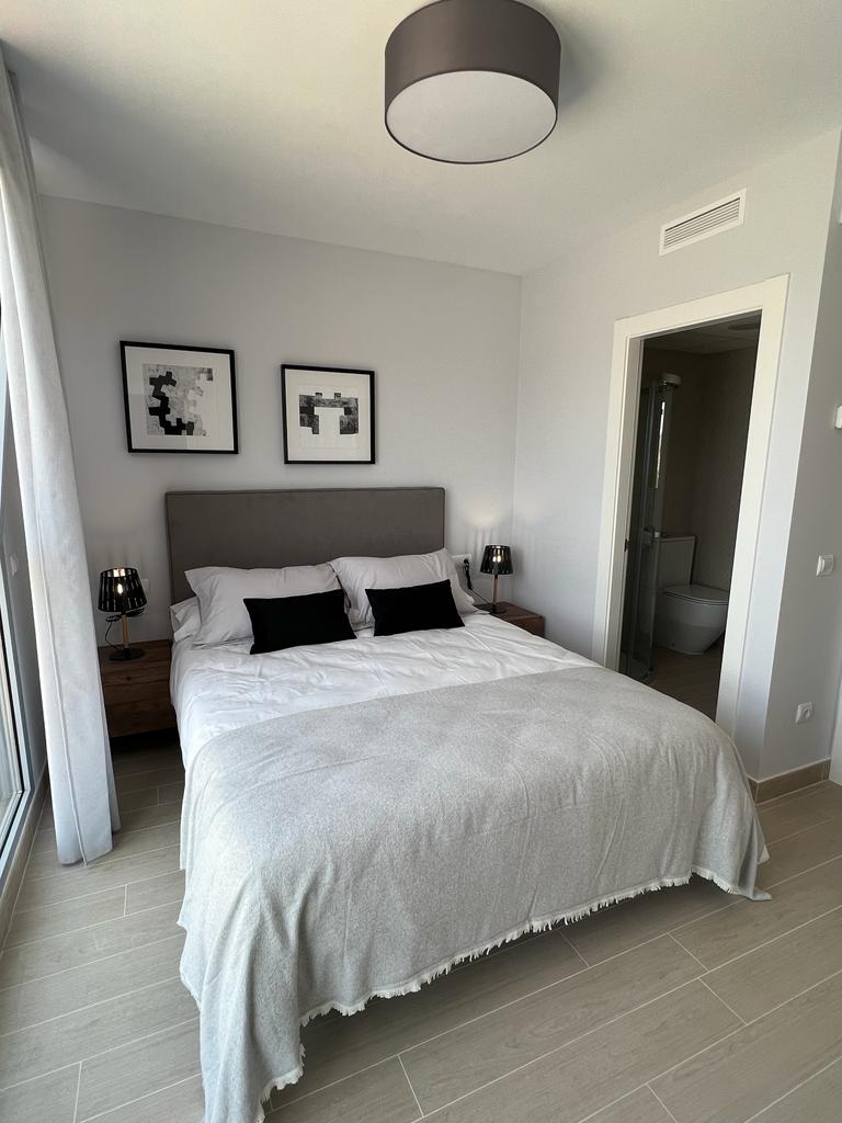 Apartamento junto al mar con vistas, plaza de garaje y 3 dormitorios en Calpe (Alicante)