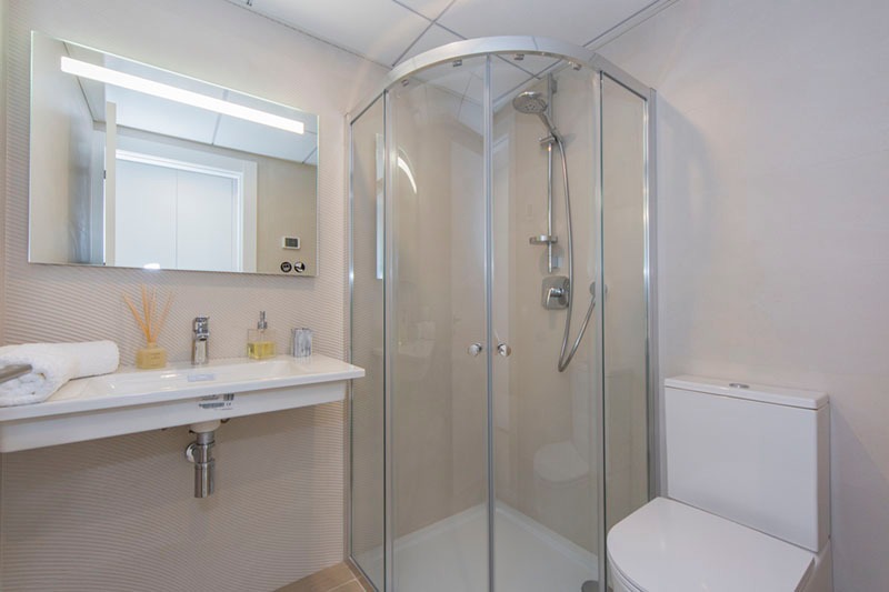 Apartamento junto al mar con vistas, plaza de garaje y 3 dormitorios en Calpe (Alicante)