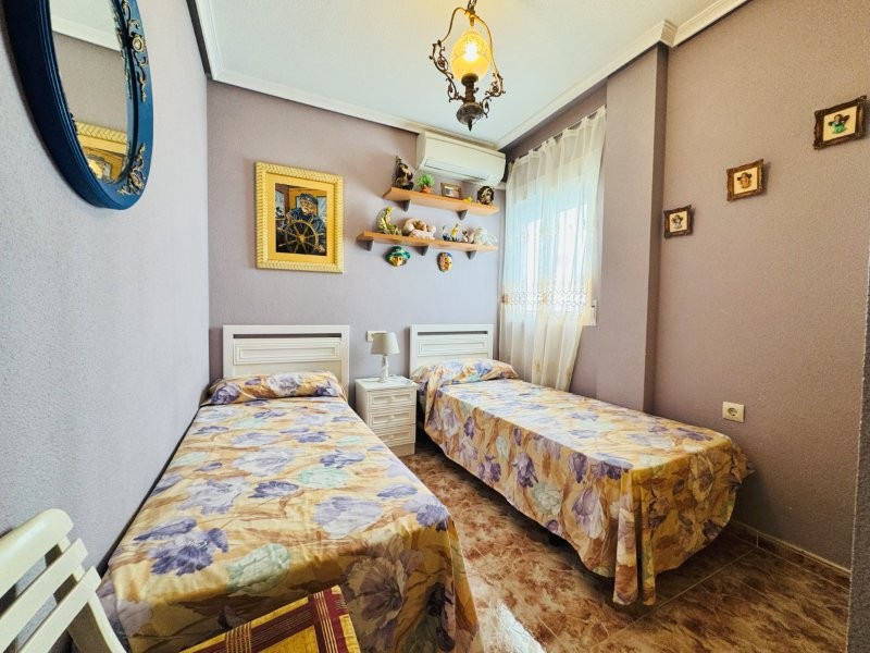 Apartamento ático de 2 dormitorios a 200 m de la playa en La Mata_Torrevieja (Alicante)