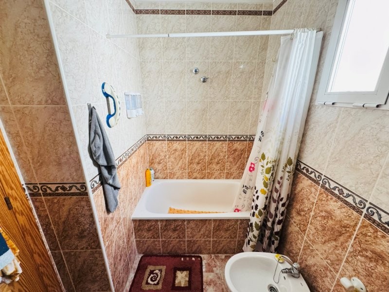 Apartamento ático de 2 dormitorios a 200 m de la playa en La Mata_Torrevieja (Alicante)