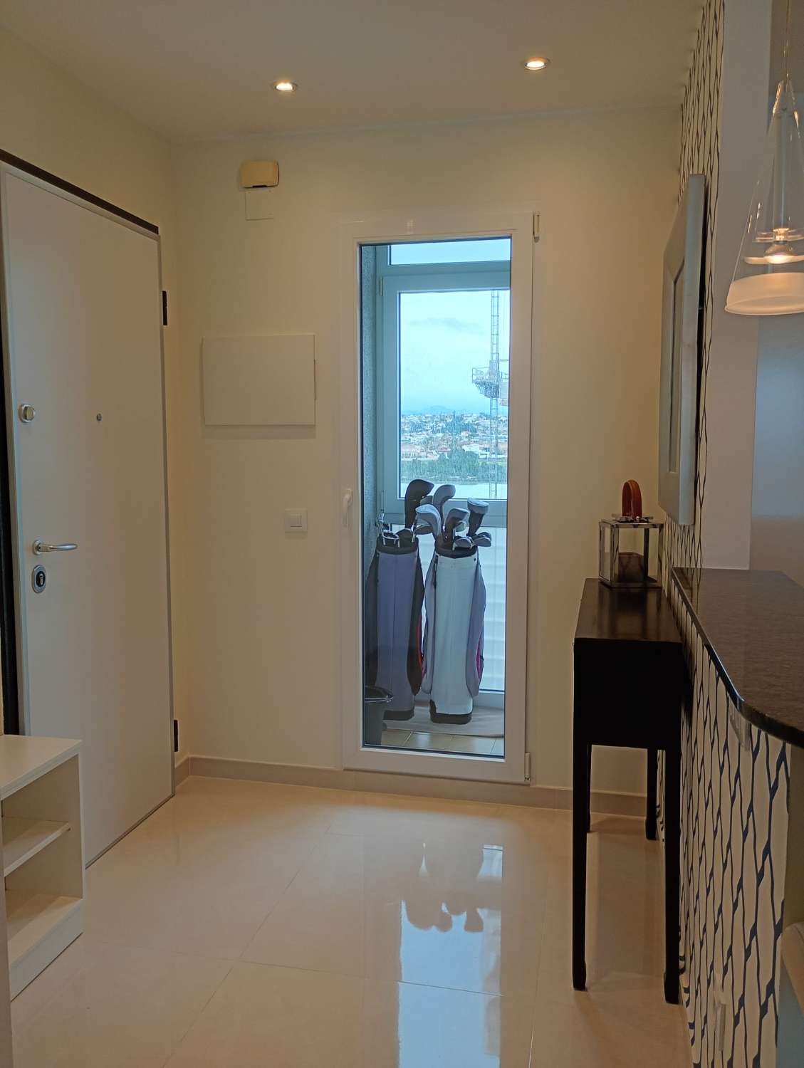 Apartamento primera línea con 2 dormitorios y 2 baños en Calpe (Alicante)