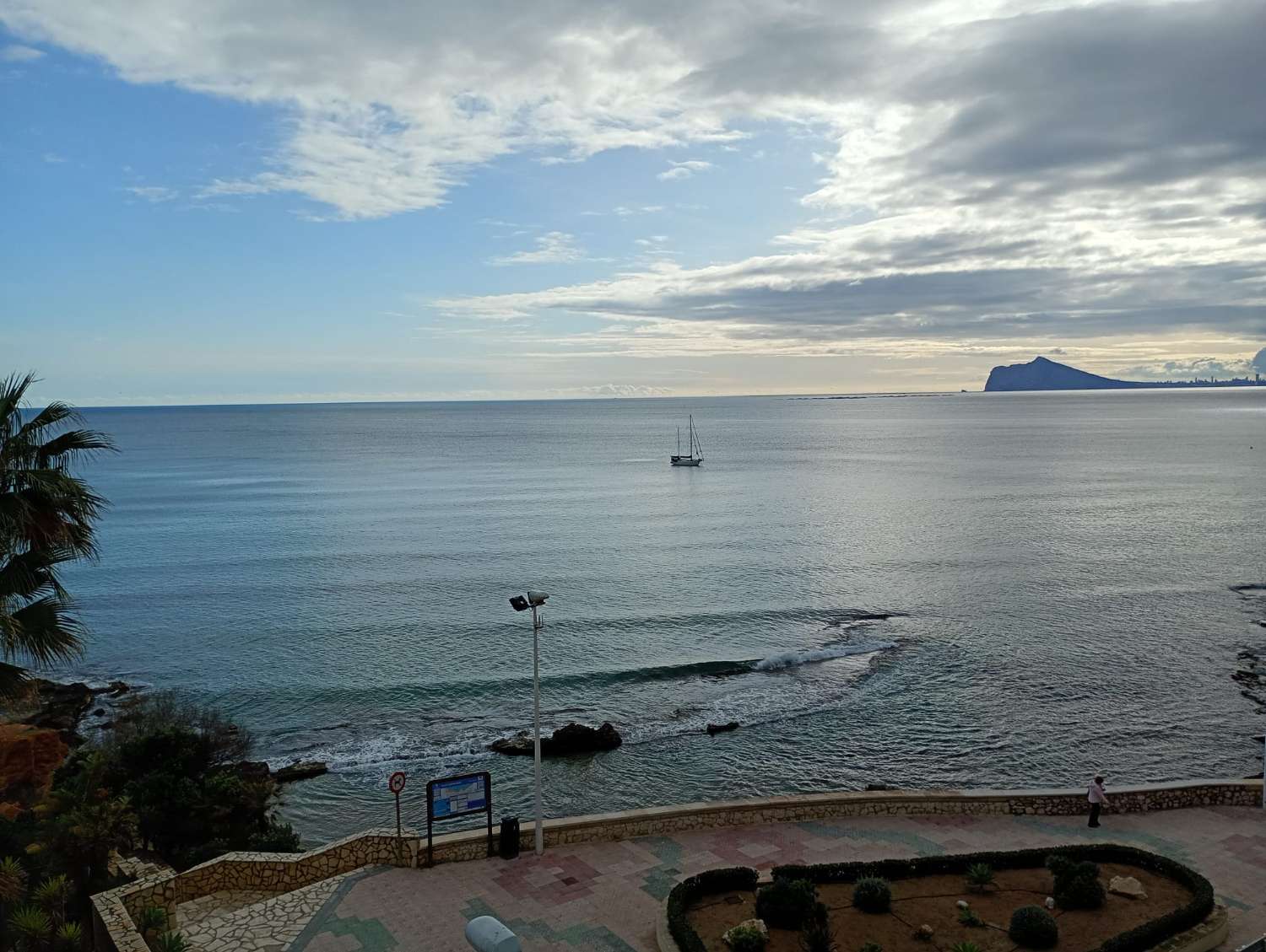 Apartamento primera línea con 2 dormitorios y 2 baños en Calpe (Alicante)