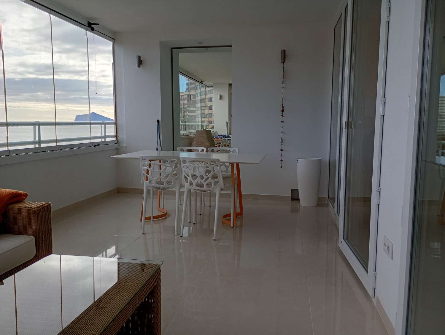 Apartamento primera línea con 2 dormitorios y 2 baños en Calpe (Alicante)