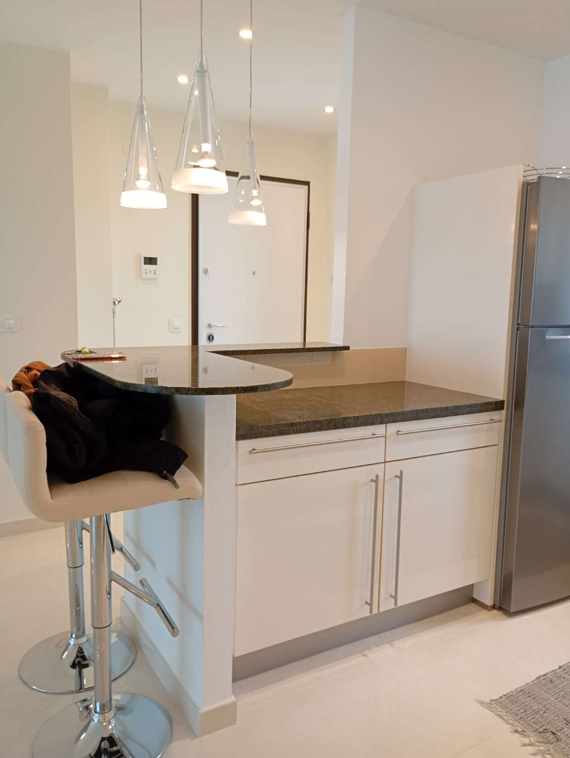 Apartamento primera línea con 2 dormitorios y 2 baños en Calpe (Alicante)