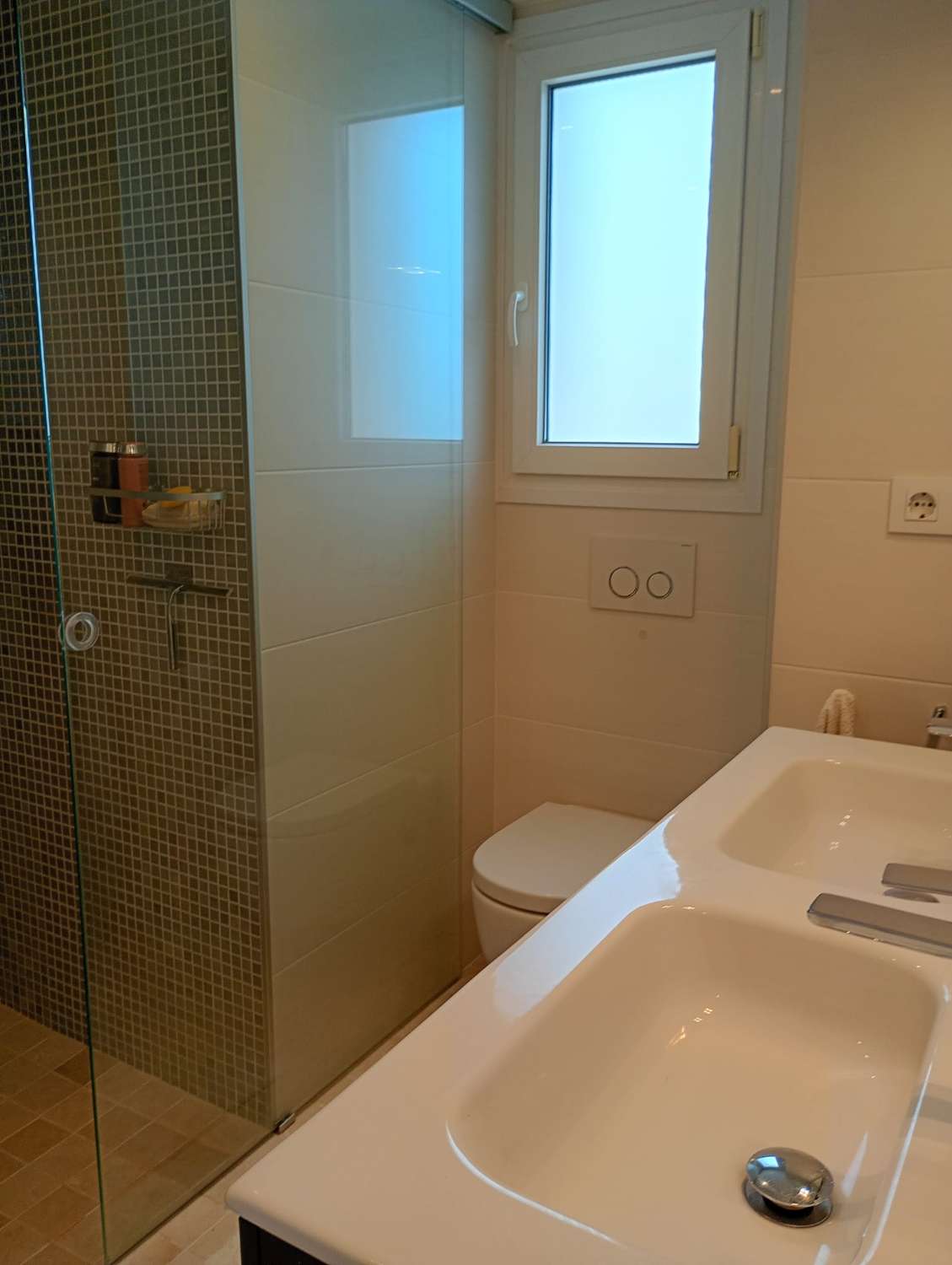 Apartamento primera línea con 2 dormitorios y 2 baños en Calpe (Alicante)