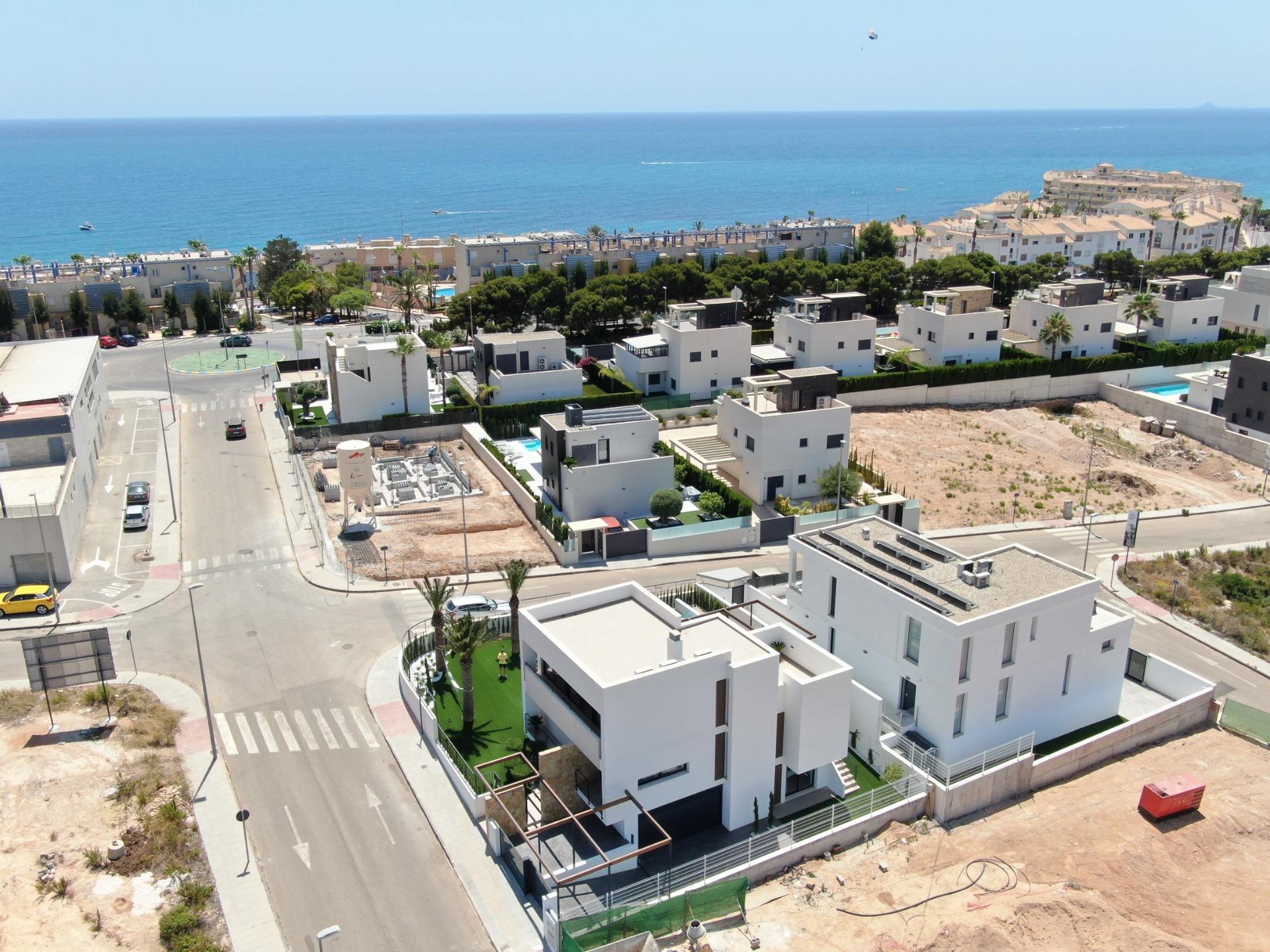 Вилла в продаже в Orihuela Costa