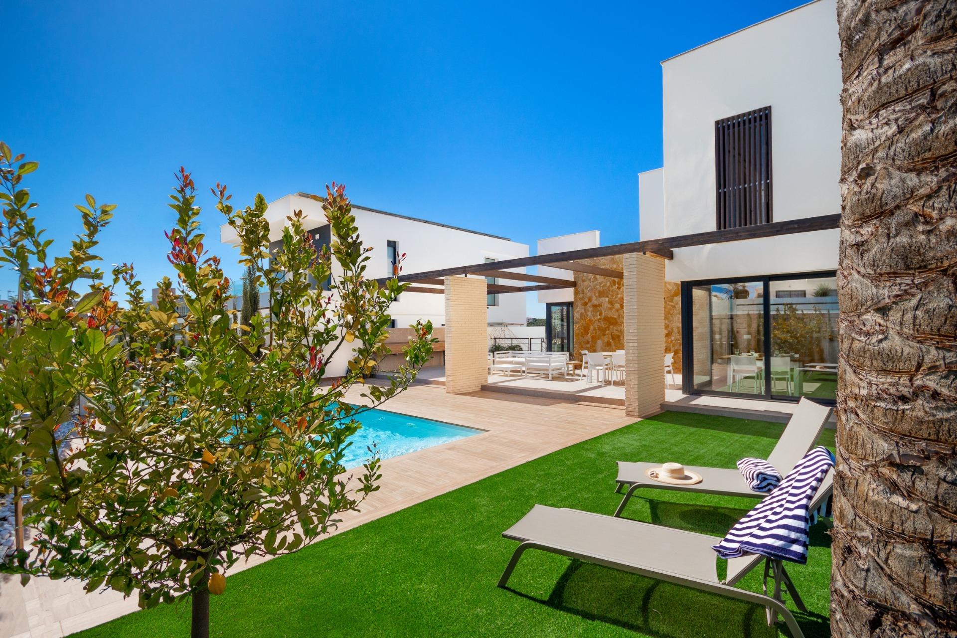 Вилла в продаже в Orihuela Costa