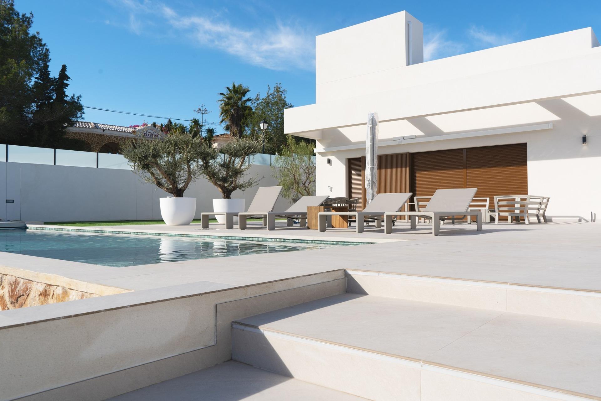 Villa for sale in Benejúzar