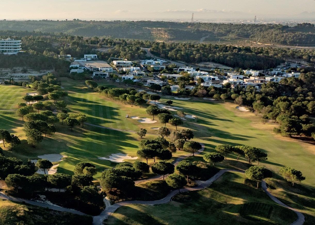 Villa en venta en Orihuela