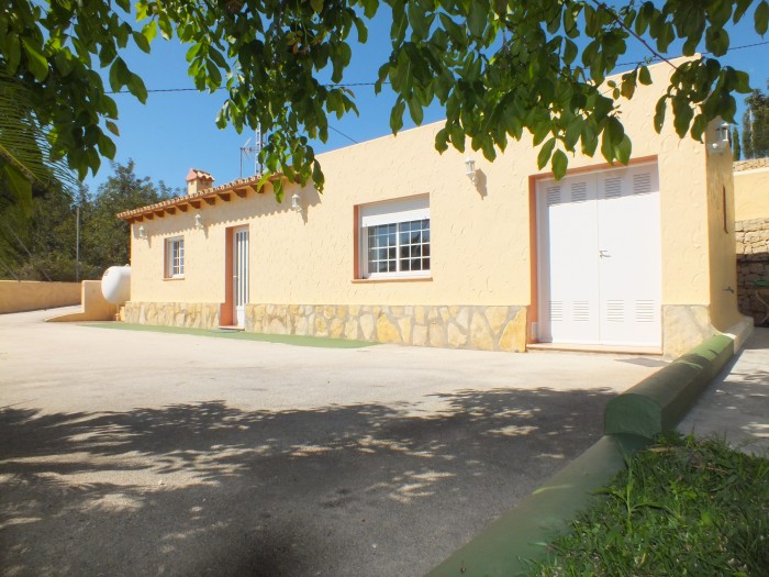 FINCA LUJO CON 11.000 m² DE TERRENO EN CALPE/TEULADA (COSTA BLANCA)