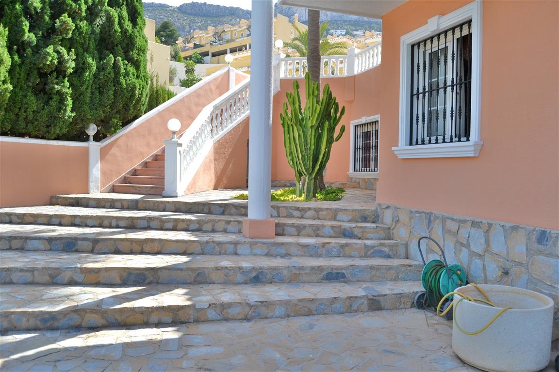 Luxe villa met zeezicht in Calpe (Costa Blanca)