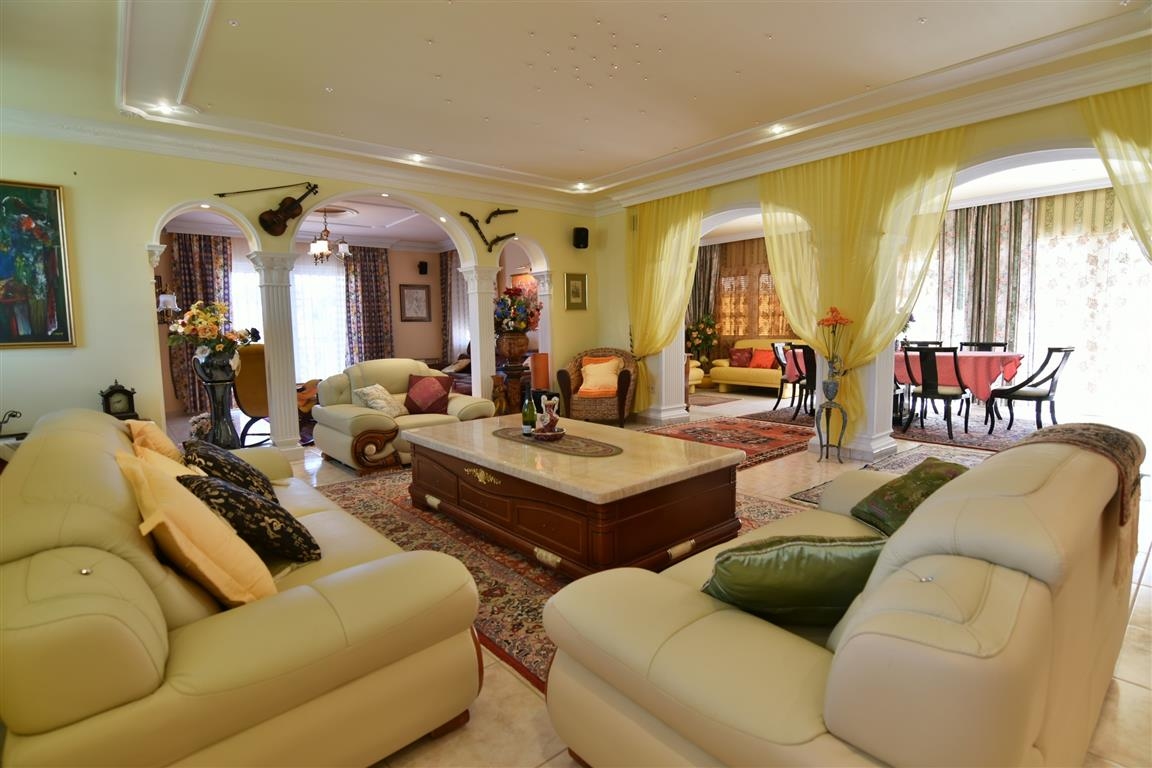 Luxe villa met zeezicht in Calpe (Costa Blanca)