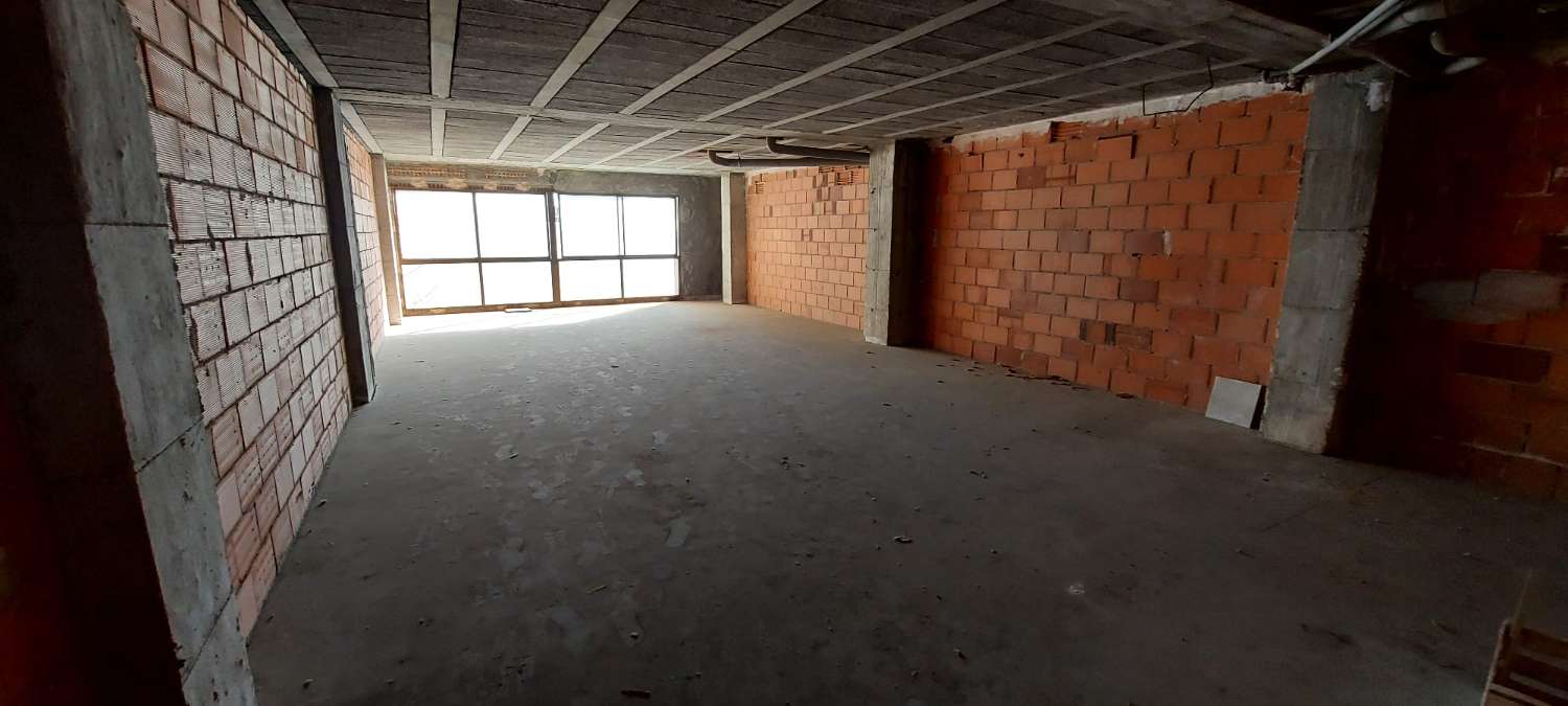 Site commercial de 678 M4A ²