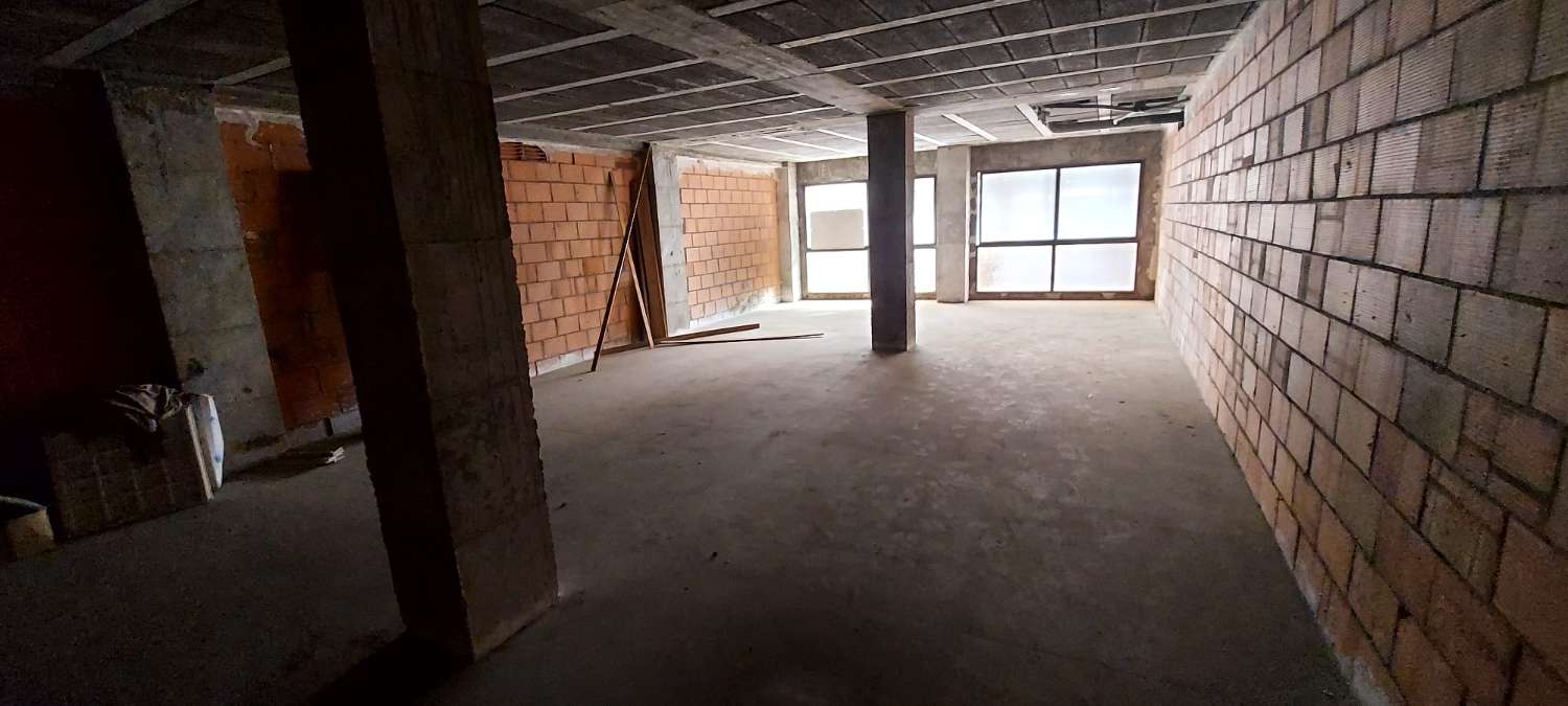 LOCAL COMERCIAL DE 510 m² EN CALPE (COSTA BLANCA)