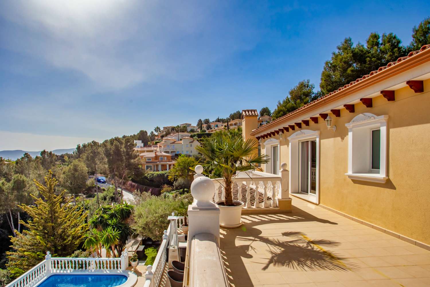 High standing, luxury villa in one of the most prestigious areas of the Costa Blanca.