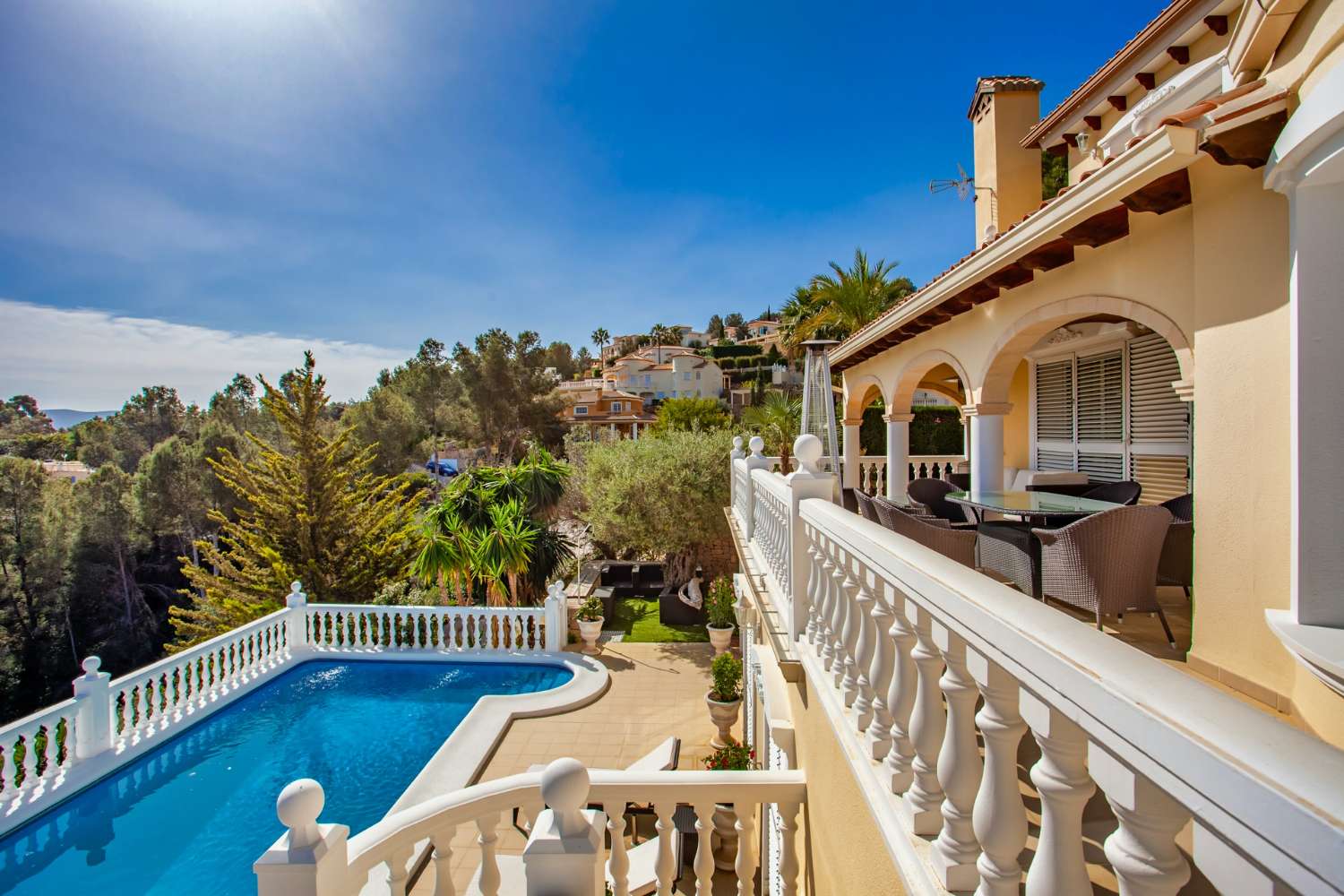 Villa de luxe de haut standing dans l&#39;un des quartiers les plus prestigieux de la Costa Blanca.